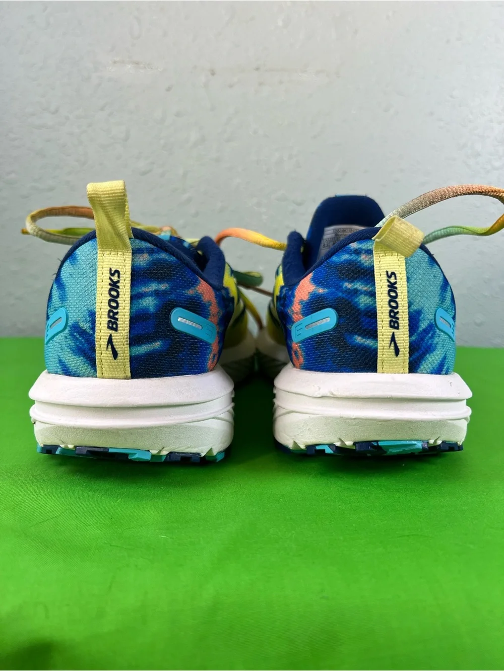 Brooks 🏷️ revel
